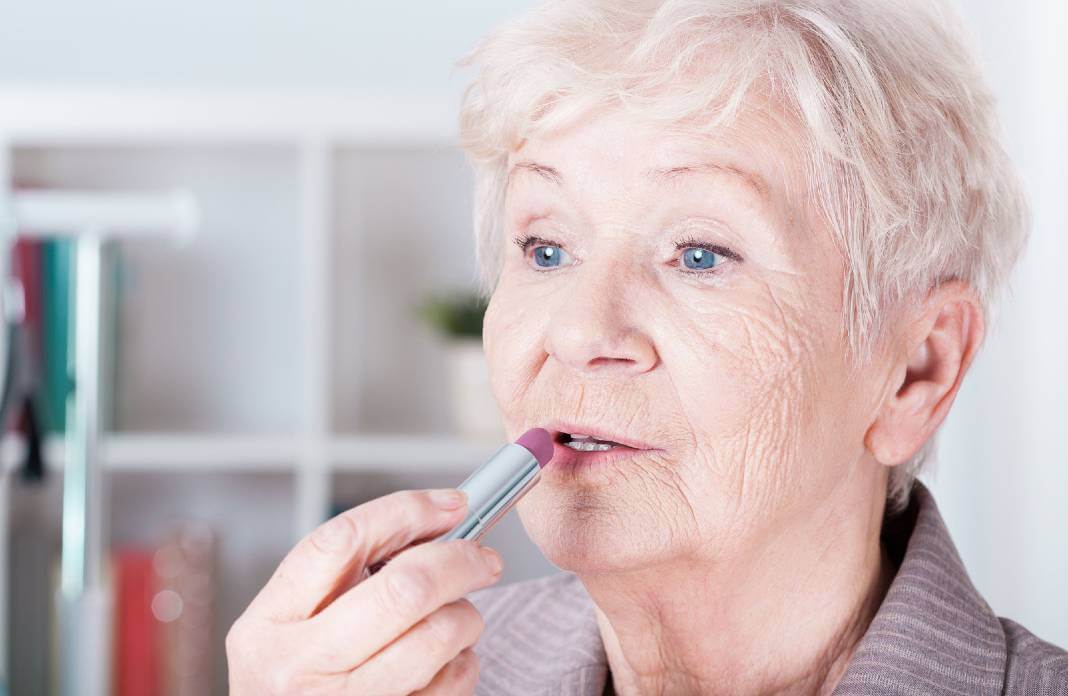lipstick using an older women